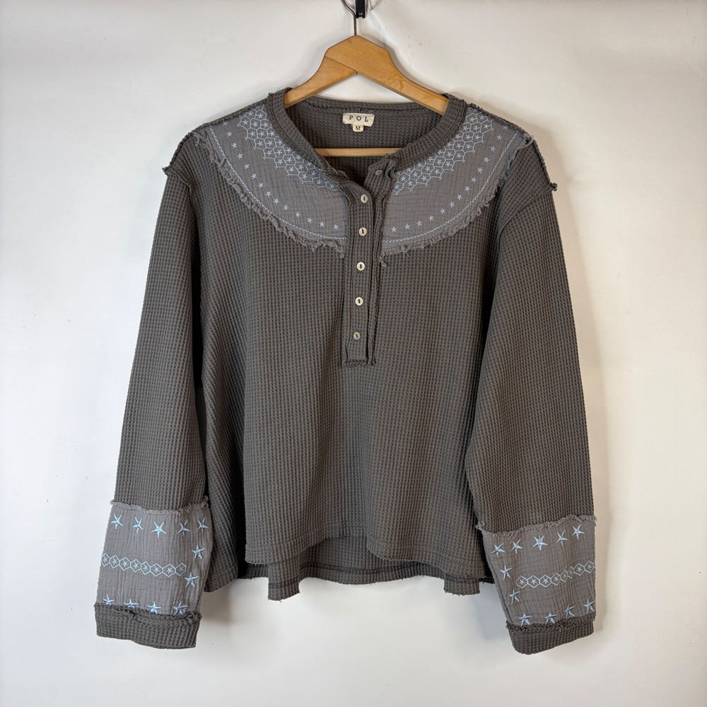 POL Henley Top Women M Gray Waffle Knit Thermal Embroidered Stars Boho